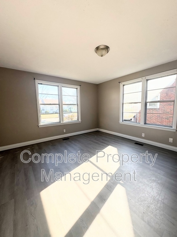 Building Photo - 3212 Avenue G