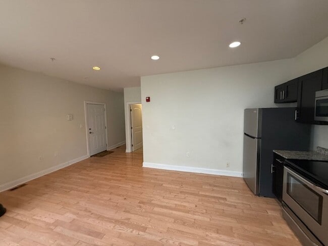 Foto del edificio - 4128 Chester Ave