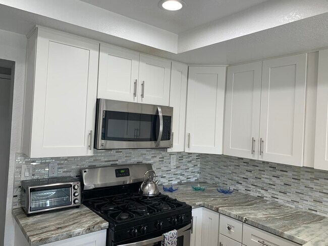 Building Photo - 326 Sonora Dr