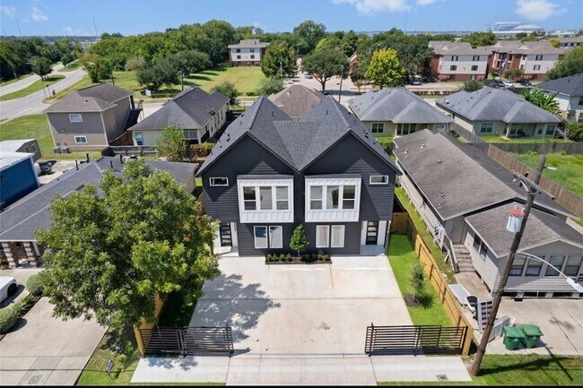 Foto del edificio - 8414 Cannon St