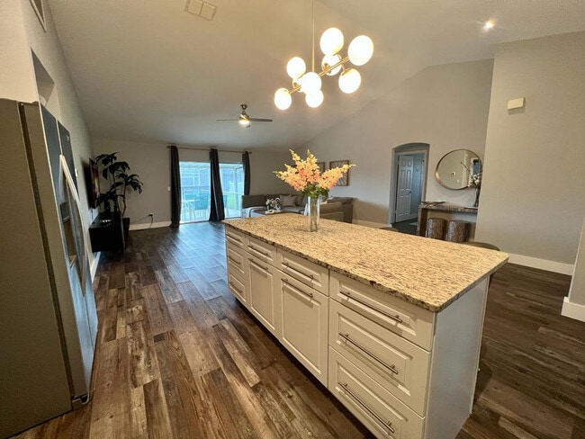 Building Photo - 7817 Indian Ridge Trl S