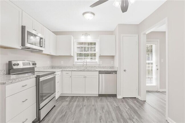 Foto del edificio - 2405 Hillboro SW Cir