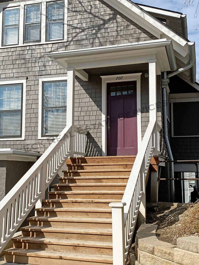 Primary Photo - 707 W 12th St