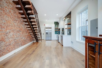 Building Photo - 2835 Diamond Dr