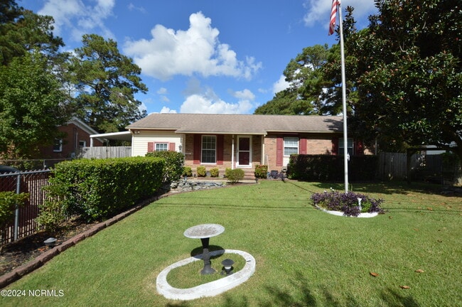 Building Photo - 202 Shamrock Dr