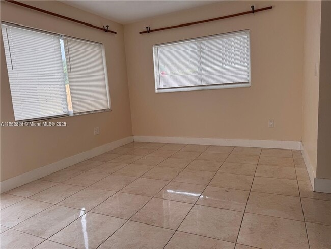 Foto del edificio - 13455 Arch Creek Rd