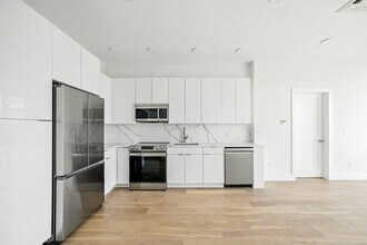 Building Photo - 38 Hichborn St