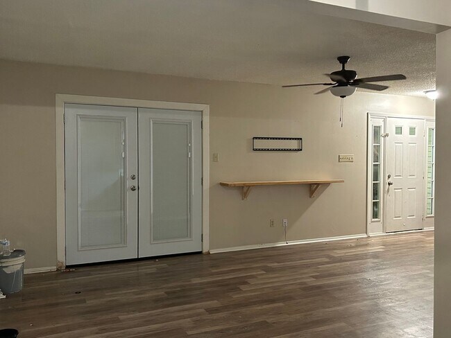 Building Photo - Charming 2 Bed, 1.5 Bath Townhouse in Lafayette!