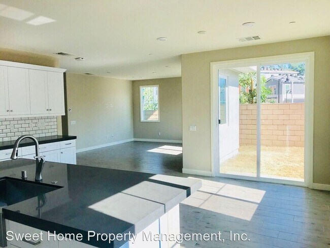 Foto del edificio - 5 br, 4 bath House - 39 Sawtelle Court