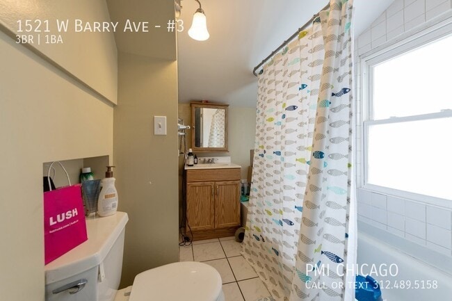 Photo - 1521 W Barry Ave Apartment
