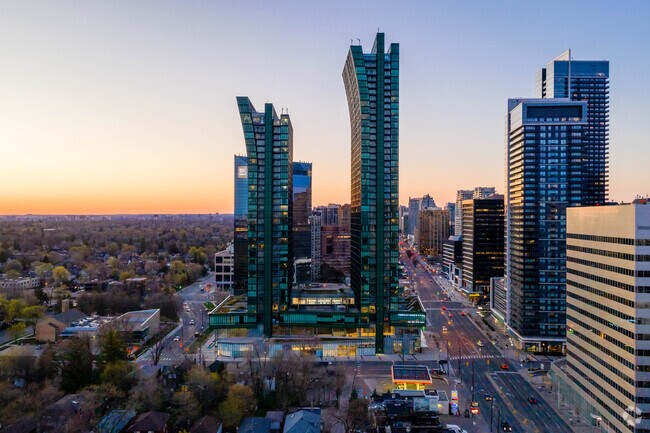 Building Photo - 4750 Yonge St