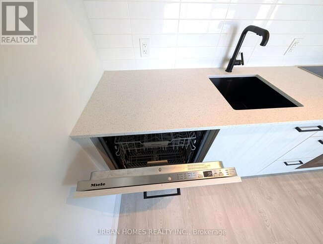 Building Photo - 1 Quarrington Lane