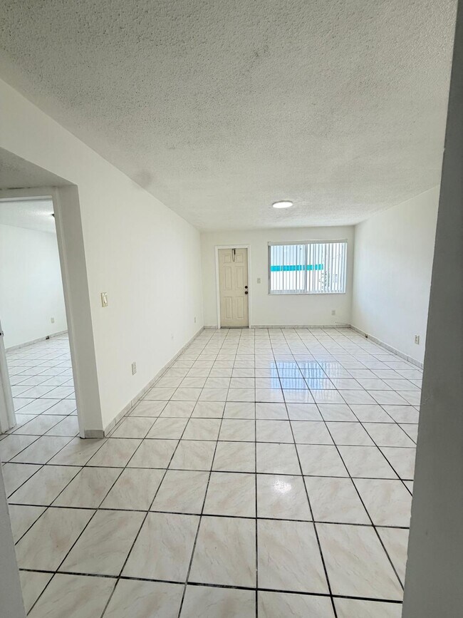 Foto del edificio - 13215 NE 6th Ave