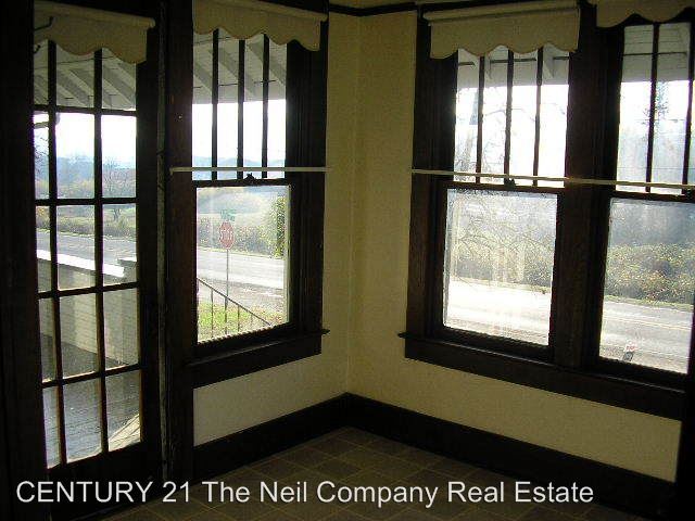 Building Photo - 3 br, 1 bath House - 612 N State St