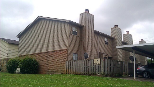 Building Photo - 9144 Cedarpark Ln NW