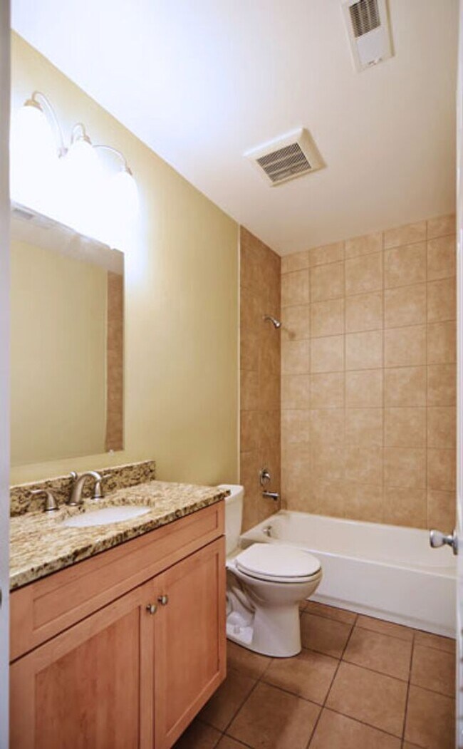 Foto del edificio - 1643 N Pearl St