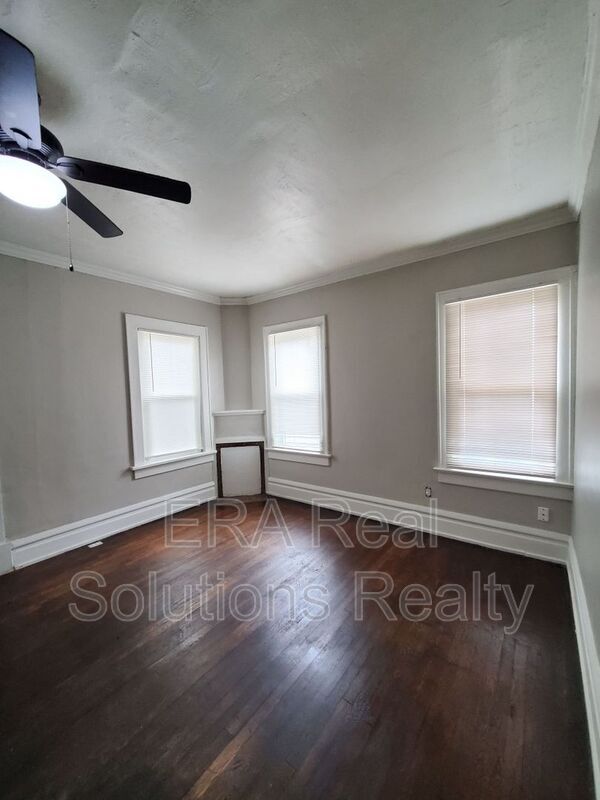 Building Photo - 1623 Franklin Park S