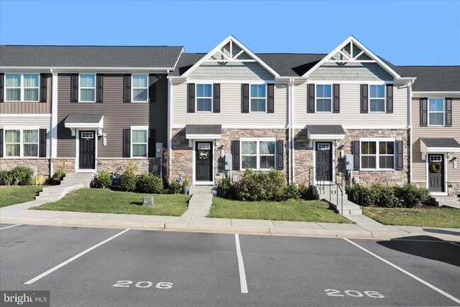 Building Photo - 206 Spring Pl