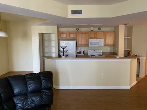Building Photo - 415 S Villa San Marco Dr