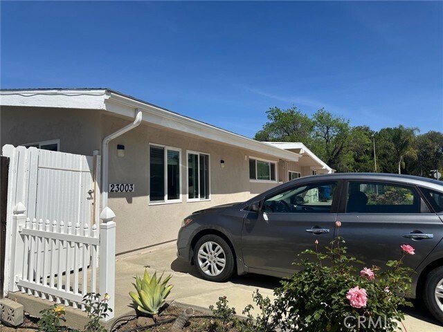 Foto del edificio - 23003 Brenford St