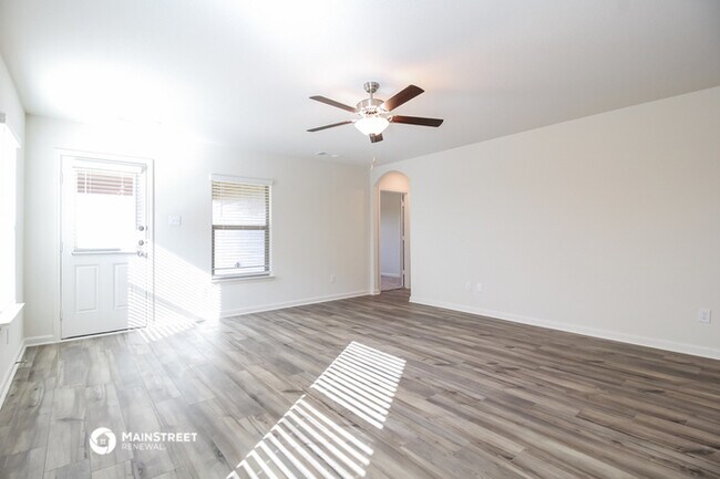 Building Photo - 512 Beall St