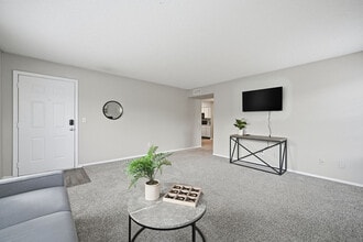 Building Photo - 100 Trails Cir