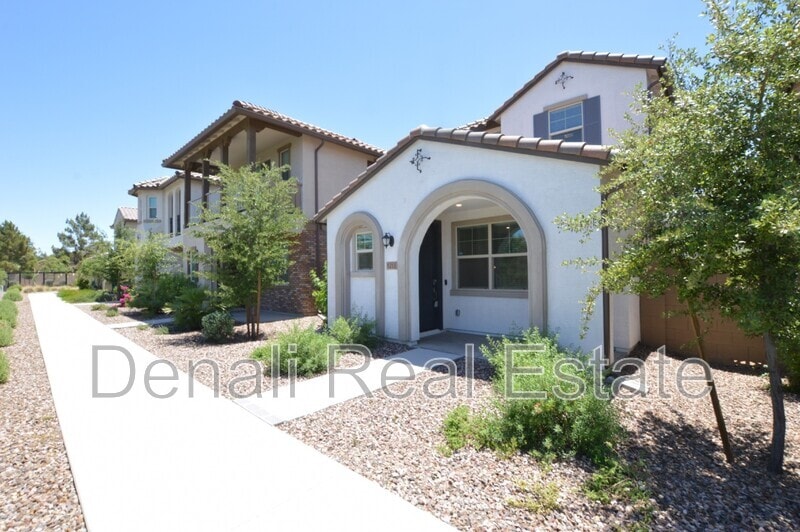 Primary Photo - 1213 E Weatherby Way