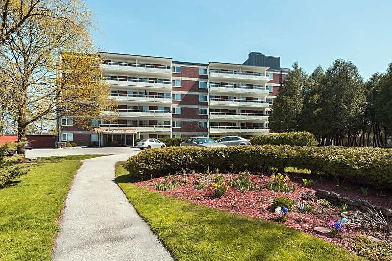 Photo principale - Surrey Place Apartments