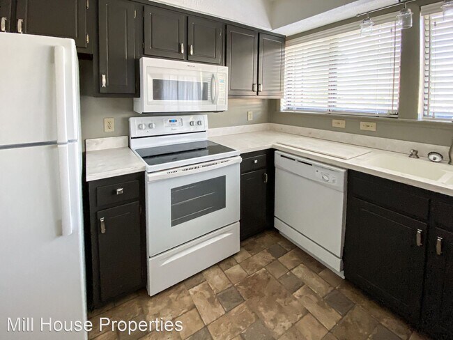 Building Photo - 2 br, 2 bath House - 206 Oak Tree Drive