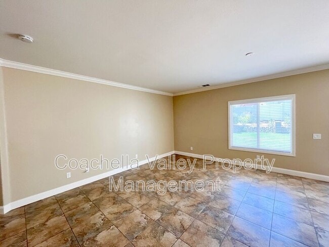 Foto del edificio - 64250 Silver Star Ave