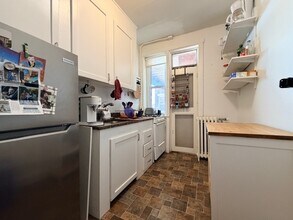 Building Photo - 73 Martin St