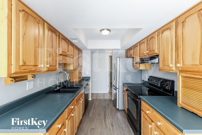 Building Photo - 8647 E Fillmore St