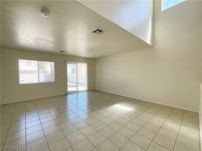 Foto del edificio - 1018 Cliffbrook Hedge Ave