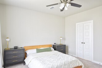 Building Photo - 7215 Clearwater Cv Dr