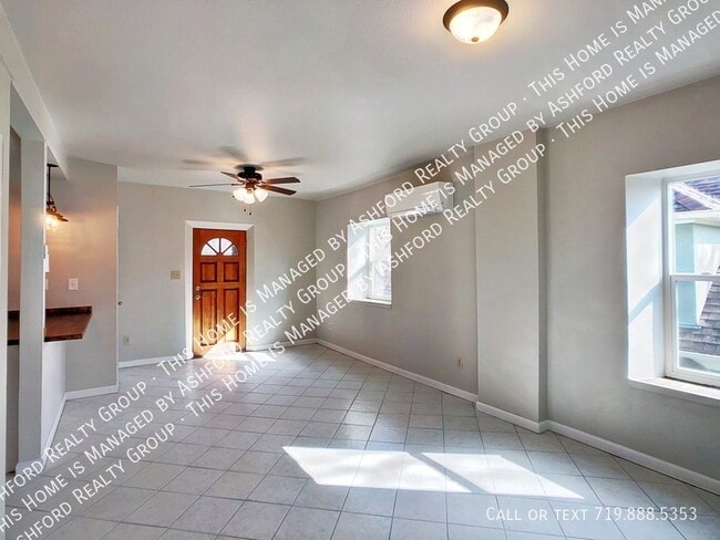 Building Photo - 1132 W Kiowa St