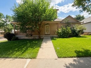 Building Photo - 2603 Arancia Dr