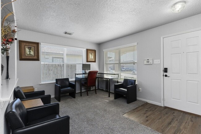 Building Photo - 29326 Legends Green Dr