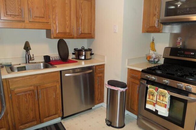 Foto del edificio - 811 Springbrook Cir