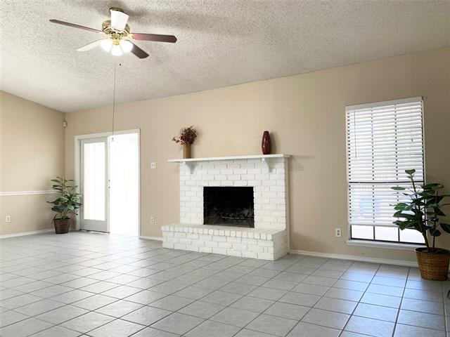 Building Photo - 1816 Post Oak Ln