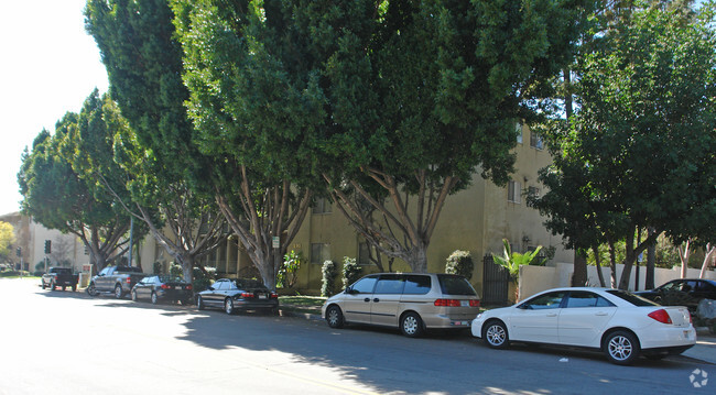 Building Photo - Euclid Place Apartments