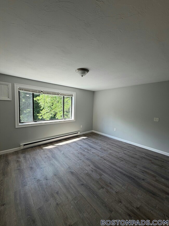 Foto del edificio - 433 Sunderland Rd