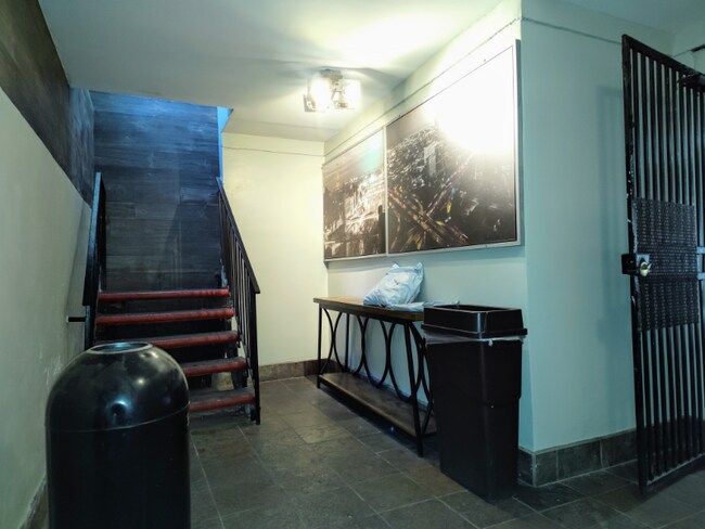 Foto del edificio - 14746 Delano St