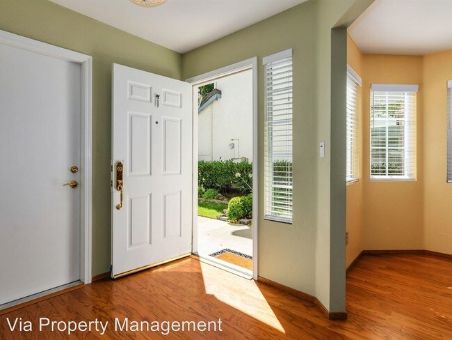 Building Photo - 3 br, 2.5 bath House - 905 Country Run Dr