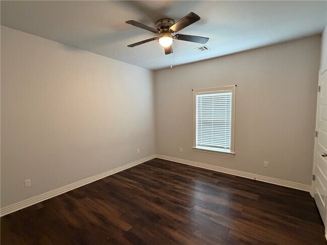 Foto del edificio - 2307 Brook Ln