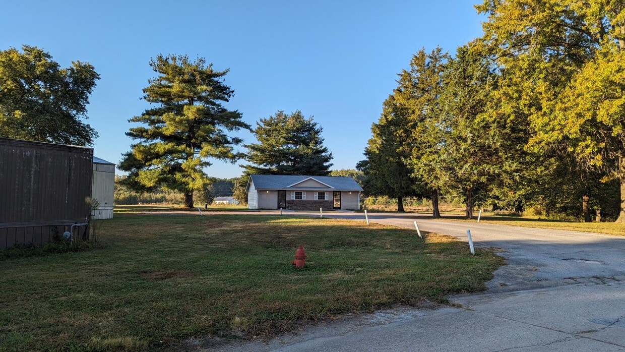 Building Photo - 136 Court Rd