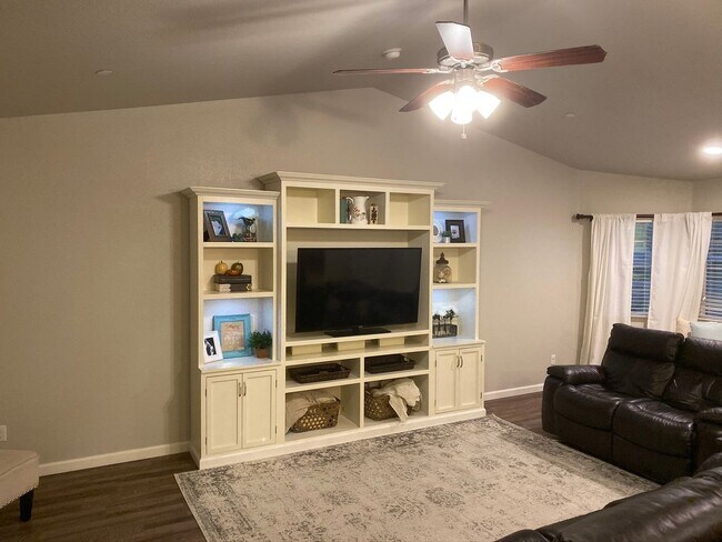 Building Photo - 1754 S Rio Linda St