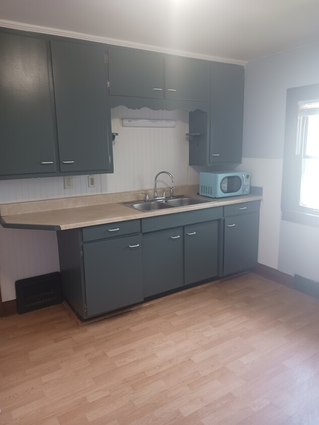 Foto principal - 122 W Barker Ave