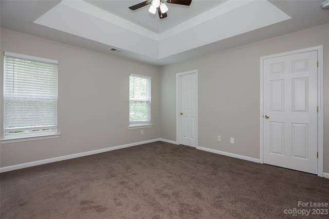 Foto del edificio - 911 Grass Hollow Ct