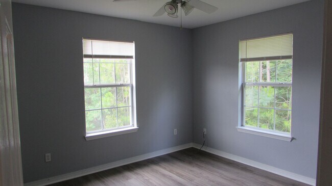 Foto del edificio - 15135 Deer Creek Dr