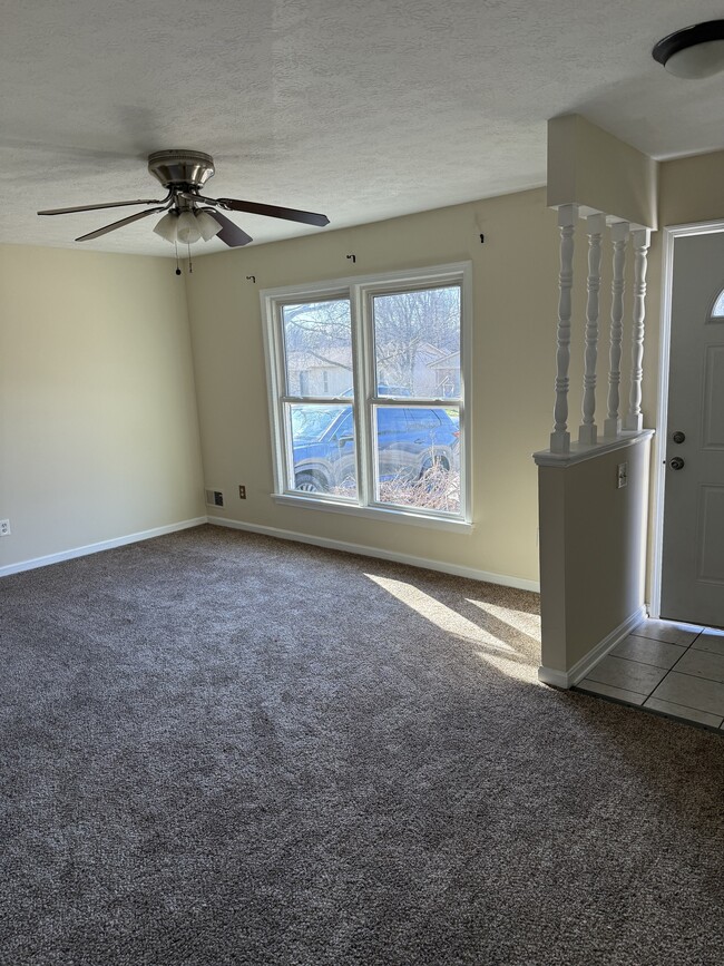 Building Photo - 8411 Cloverport Dr